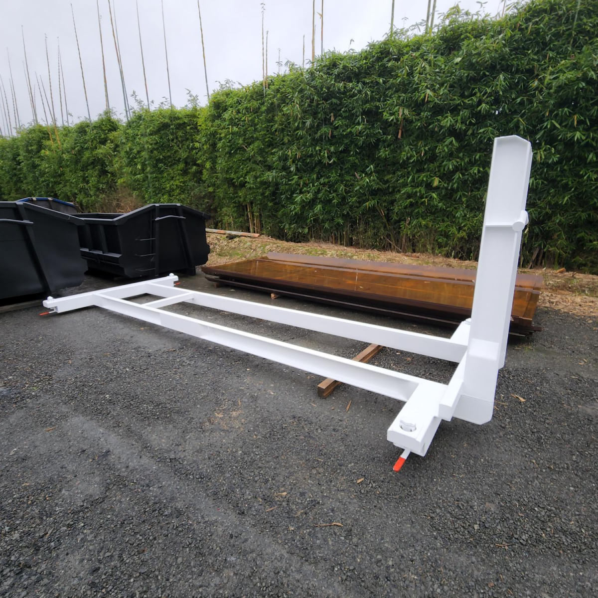 PHB - Subframe with container locks