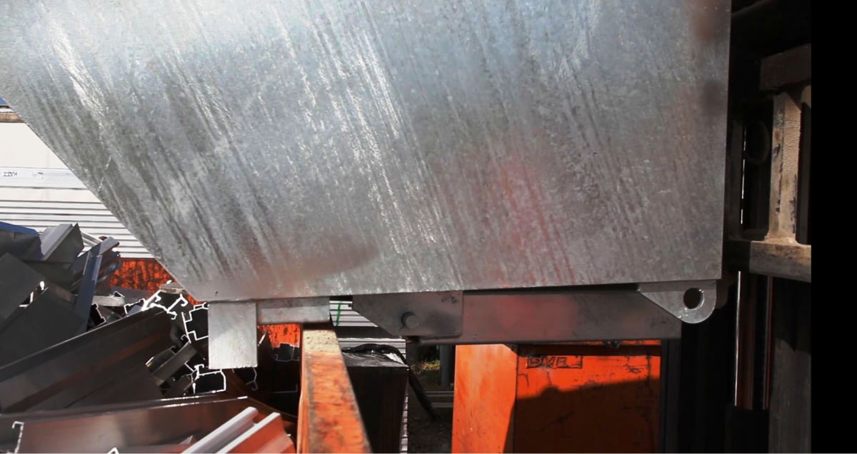 Self Tipping Bins With Pour Edge
